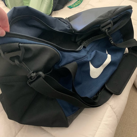 Large Nike Duffel Bag - Navy Blue - Picture 5 of 5
